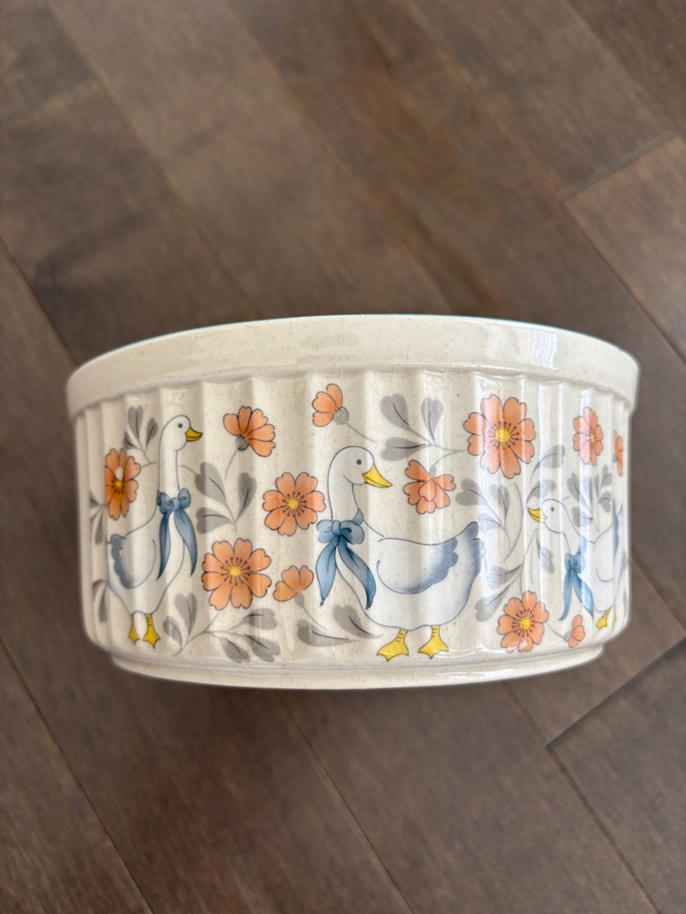 COUNTRY CLASSICS Ribbon Geese Vintage Souffle Dish, Bowl Ceramic Casserole Dish